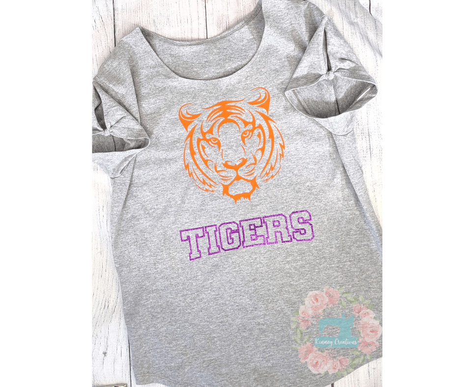 Tiger Outline-Scoop neck/Shirt-tail ladies tee